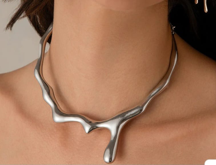 Trendy Liquid Metal Silver Choker – Modern Statement Necklace